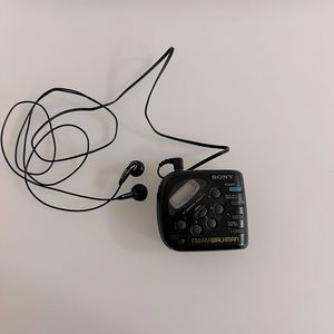 Vintage SONY Walkman FM/AM. Excellent condition.